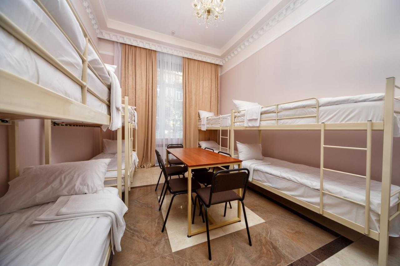 Hostel Suputnyk Lviv Extérieur photo