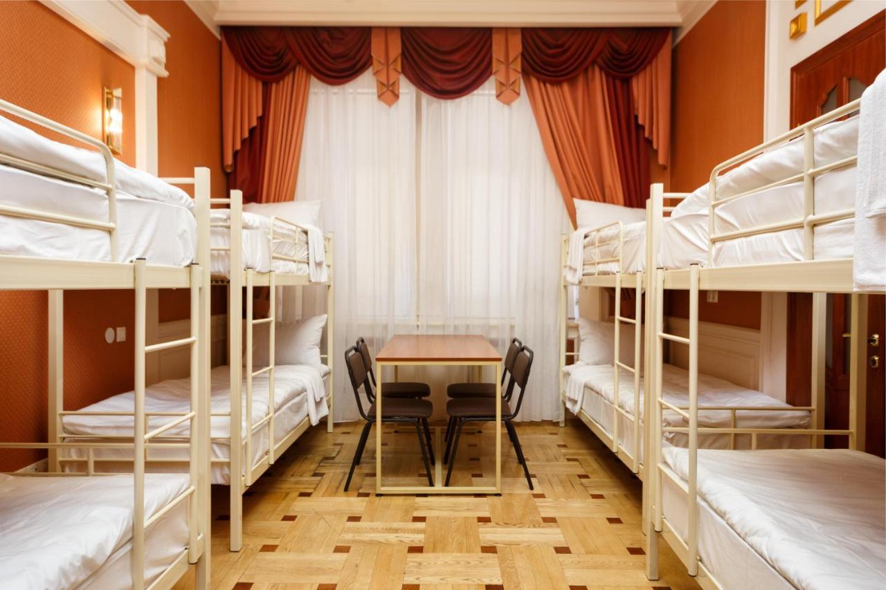 Hostel Suputnyk Lviv Extérieur photo