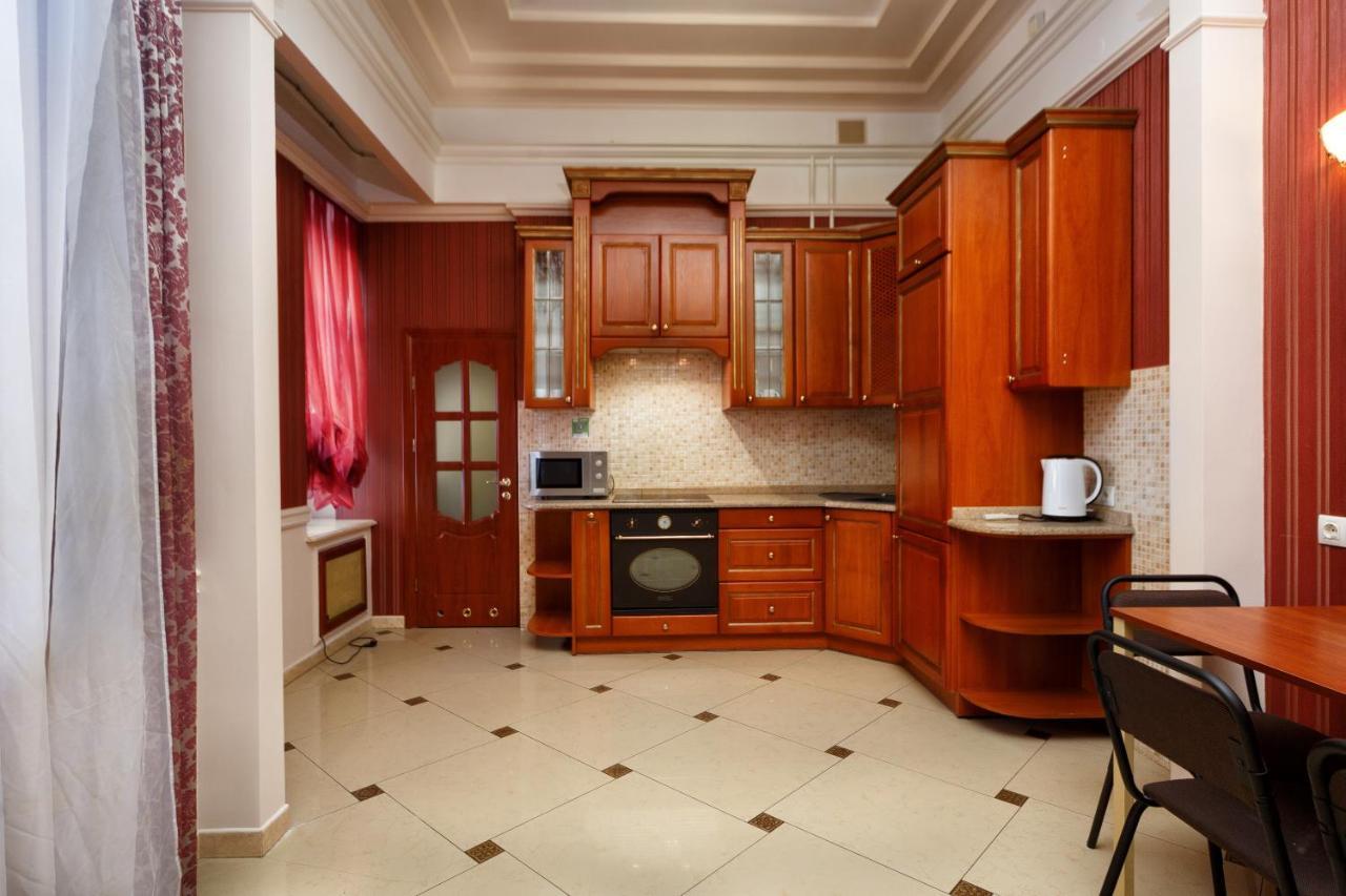 Hostel Suputnyk Lviv Extérieur photo
